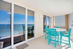 Leilighet, flere senger (Ocean Villa 1206) | Utendørsservering