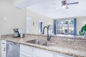 Condo, varias camas (Pointe of View 407- Penn's Paradise) | Interior