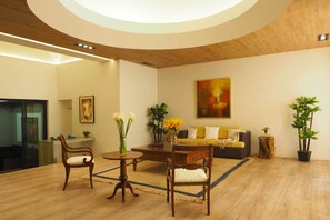 Apartemen Basic | Area keluarga | Smart TV dan layanan streaming