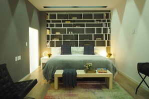 Apartemen Basic | 2 kamar tidur, meja kerja, tirai kedap cahaya, dan setrika/meja setrika