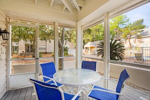 Apartment, 1 King-Bett und Schlafsofa (Hidden Dunes Beach Cottage 208- Dune ) | Speisen im Freien