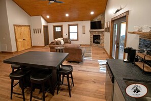 Dining - Bear Cub Cabin - 2 Bedroom, Sleeper Sofa, Outdoor Lounge & Hot Tub (Roan Mountain)