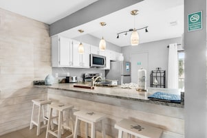 Condo, Multiple Beds (Sandprints A6- Life of Riley) | Private kitchen | Oven, toaster