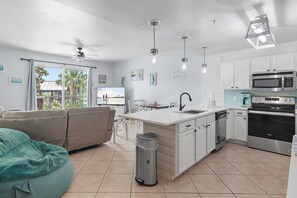 公寓客房, 1 張特大雙人床和 1 張沙發床 (Beach Resort 214) | 住宿內部