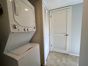 Interior - CT 7322 Pond and Fountain View Condo - Welcome to Paradise (Fort Pierce)