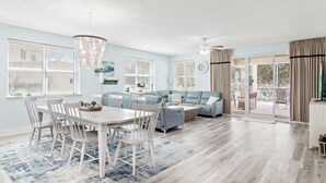 Condo, nhiều giường (Ariel Dunes II 101) | Khu phòng khách