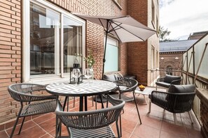Outdoor dining - Real - 3 bedroom and terrace in Almagro (Madrid)