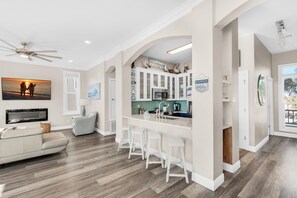 House, Multiple Beds (The Land of Ahhhs) | Private kitchen | Oven, toaster - The Land of Ahhhs (Miramar Beach)