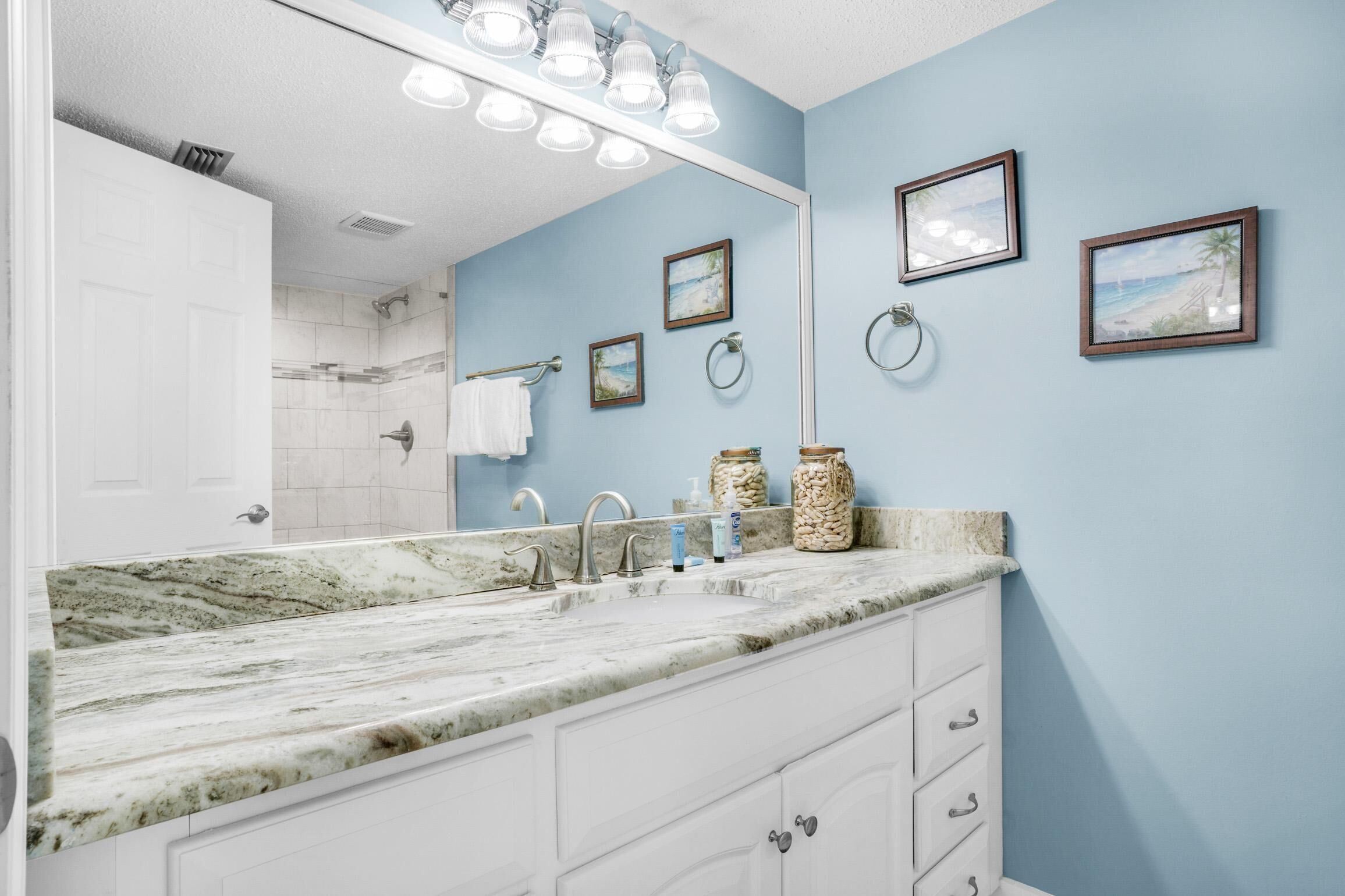 Leilighet, 1 kingsize-seng med sovesofa (Aquavista 404W) | Bad | Håndklær, såpe og toalettpapir