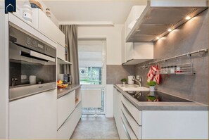 Fridge, microwave, oven, stovetop