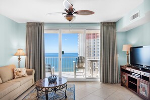 Leilighet, 1 kingsize-seng med sovesofa (Shores of Panama 1617) | Oppholdsområde | TV