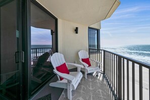 Condo, 1 cama Queen size y sofá cama (Sunbird 1010E) | Áreas de la propiedad