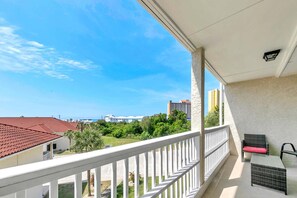 Apartment, Mehrere Betten (Horizon South 54-303) | Unterkunftsgelände