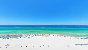Appartement, Meerdere bedden (Long Beach Resort 1-1203) | Strand | Accommodatie ligt op het strand