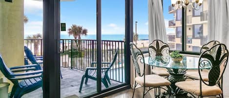 Condo, 1 Queen Bed with Sofa bed (Sunbird 211E) | Dining