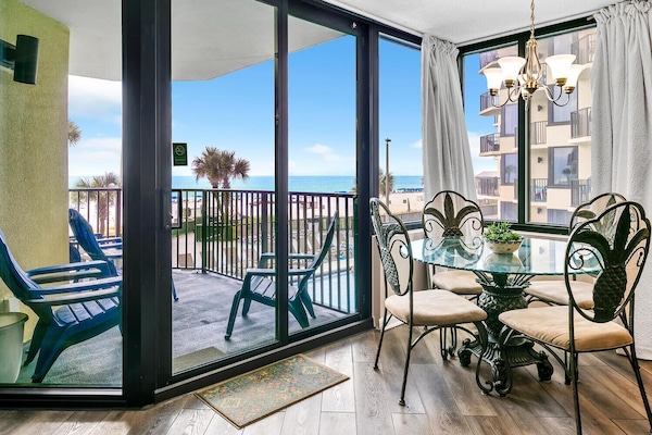 Condo, 1 Queen Bed with Sofa bed (Sunbird 211E) | Dining