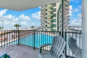 公寓客房, 1 張加大雙人床和 1 張沙發床 (Sunbird 211E) | 游泳池 | 室外游泳池