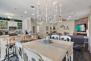 Maison, Plusieurs lits (Chic Retreat) | Restauration