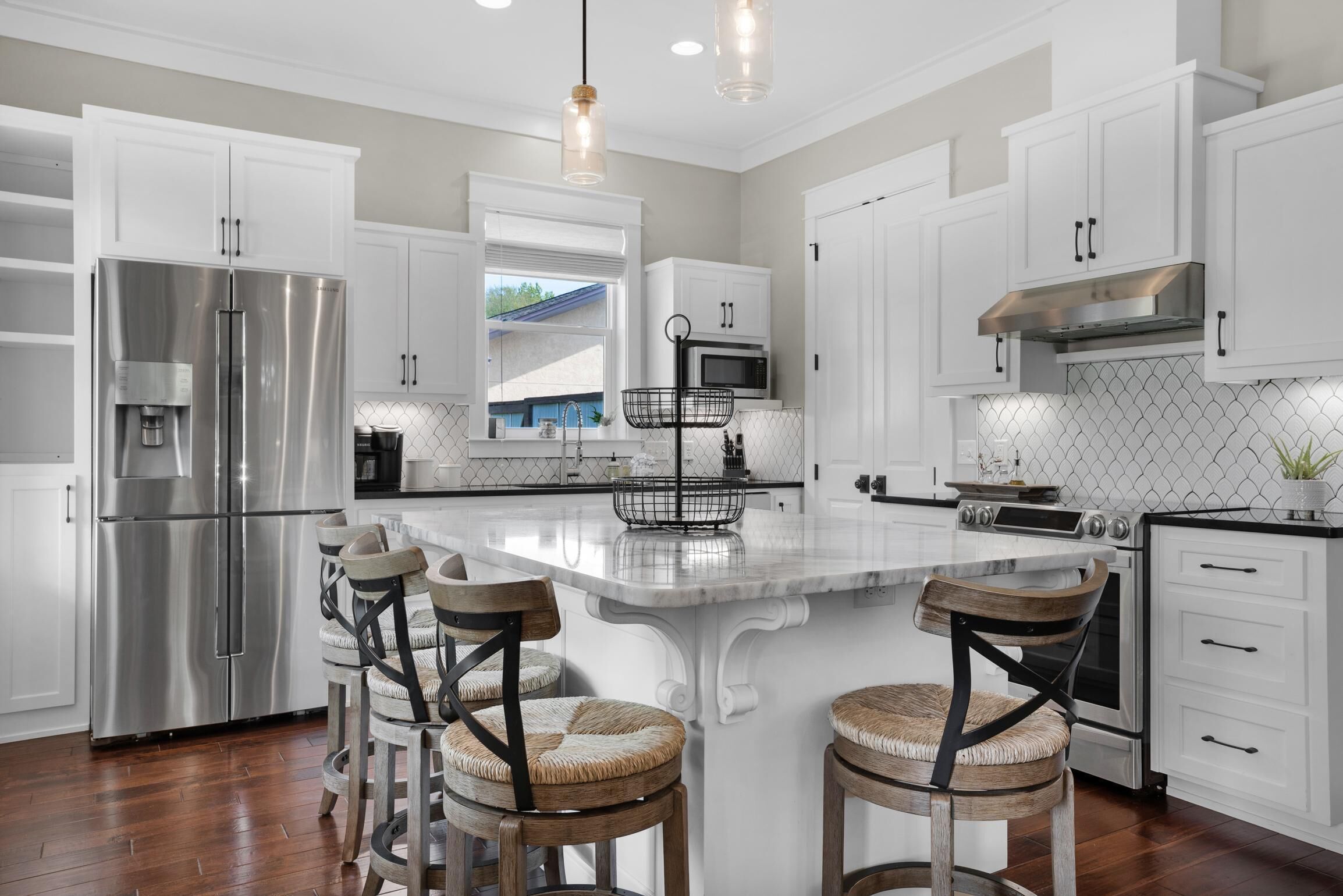 House, Multiple Beds (Moonlight Cottage) | Private kitchen | Oven