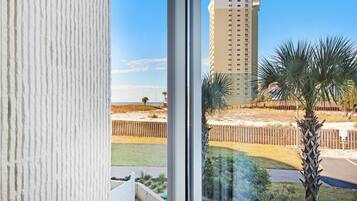 Studio, 2 Queen Beds (Top of the Gulf 208) | Interior