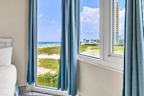 Studio, 2 Queen Beds (Top of the Gulf 324) | Interior