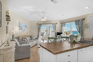 Lägenhet - flera sängar (Gulfview II 311) | Vardagsrum | Tv