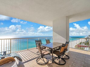 Apartment, Mehrere Betten (Majestic Beach Towers 1-1701) | Speisen im Freien