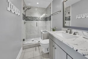 Appart'hĂŽtel, 1 trĂšs grand lit (Twin Palms 1601) | Salle de bain