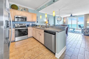 Appart'hôtel, plusieurs lits (Emerald Isle 1201) | Cuisine privée | Four, grille-pain