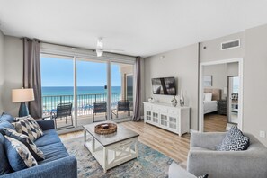 Leilighet, flere senger (Shores of Panama 431) | Oppholdsområde | TV