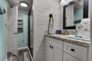 Appart'hÎtel, 1 grand lit et 1 canapé-lit (Sunbird 404E) | Salle de bain