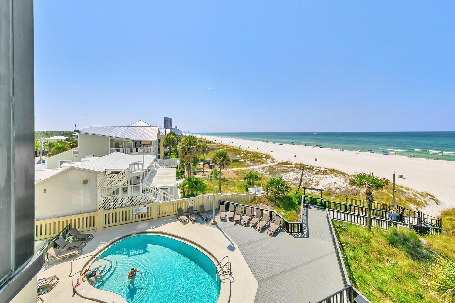 Appart'hôtel, 1 grand lit et 1 canapé-lit (Sunbird 404E) | Piscine