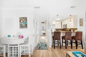 Condo, 1 cama Queen e sofá-cama (Sandprints A3) | Opções para refeição
