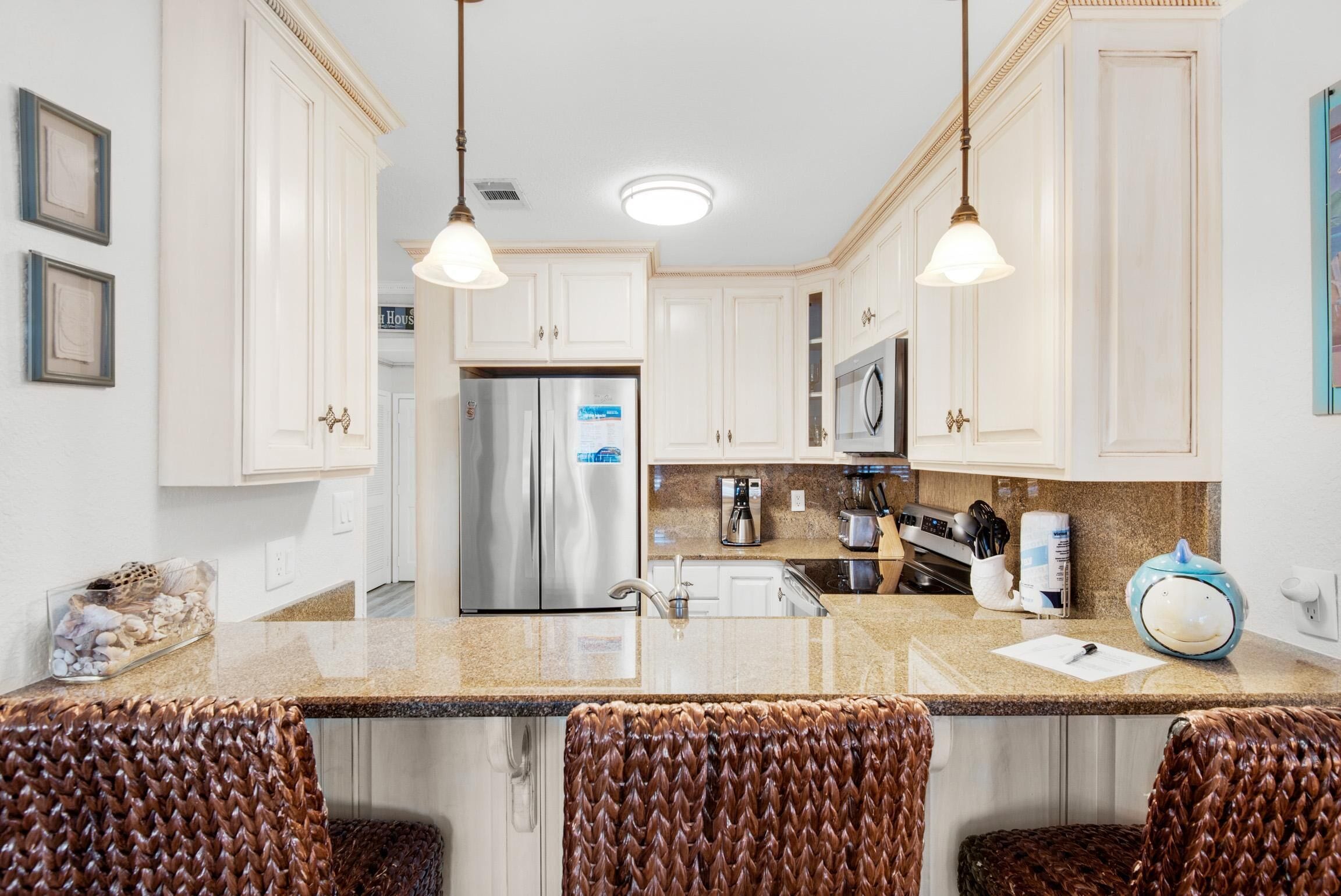 Condo, 1 Queen Bed with Sofa bed (Sandprints A3) | Private kitchen | Oven, toaster