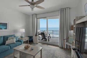 Apartment, Mehrere Betten (Sterling Breeze 804) | Wohnbereich