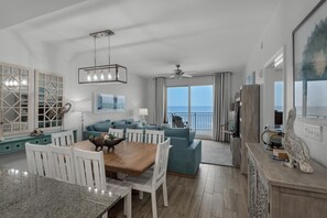 Apartment, Mehrere Betten (Sterling Breeze 804) | Innenbereich