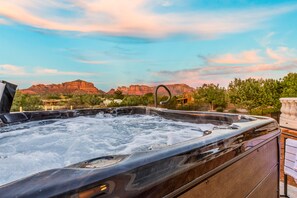 Outdoor spa tub - 3 Miles from Bell Rock| Hot Tub| Pool Table| Sleeps 14 (Sedona)