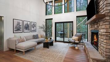 Télévision, cheminée