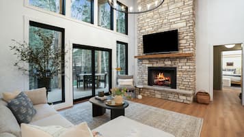 Televisie en een open haard