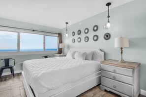 公寓客房, 多張床 (Pinnacle Port A-910) | 2 間臥室、無線上網