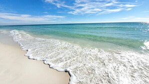 A beach with clear water and a sandy shore. - Chateau La Mer II #103- Dreamland Destin (Destin)
