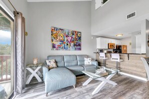 Condo, 2 Queen Beds (St Thomas Square Villa 414) | Living area