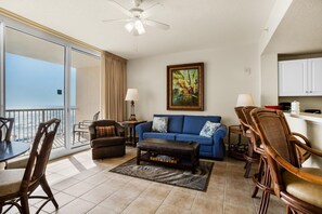 Lägenhet - flera sängar (Majestic Beach Towers 1-407) | Vardagsrum | Tv