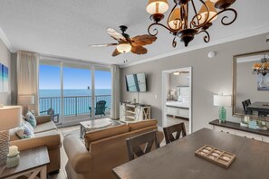 Apartment, Mehrere Betten (Majestic Beach Towers 1-1804) | Wohnbereich