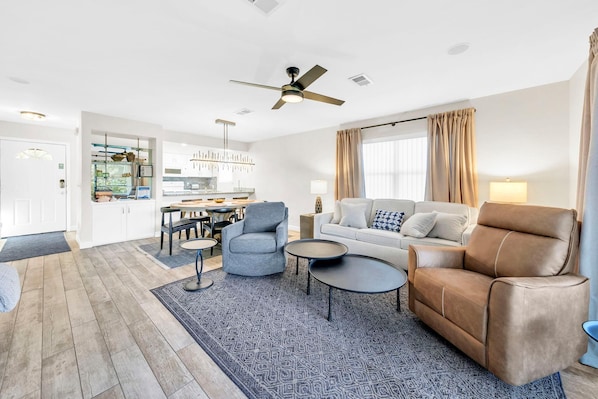 House, Multiple Beds (Cassine Gardens 273- Kwitcherbeachin') | Living area