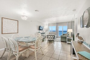 Dining - Pinnacle Port C1-502 (Panama City Beach)