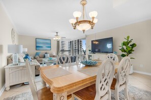 コンドミニアム キングベッド 1 台ソファーベッド付き (Mainsail 234) | レストラン