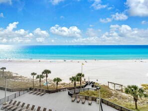 Condo, 1 cama King size y sofá cama (Sunbird 402W) | Playa | En la playa 