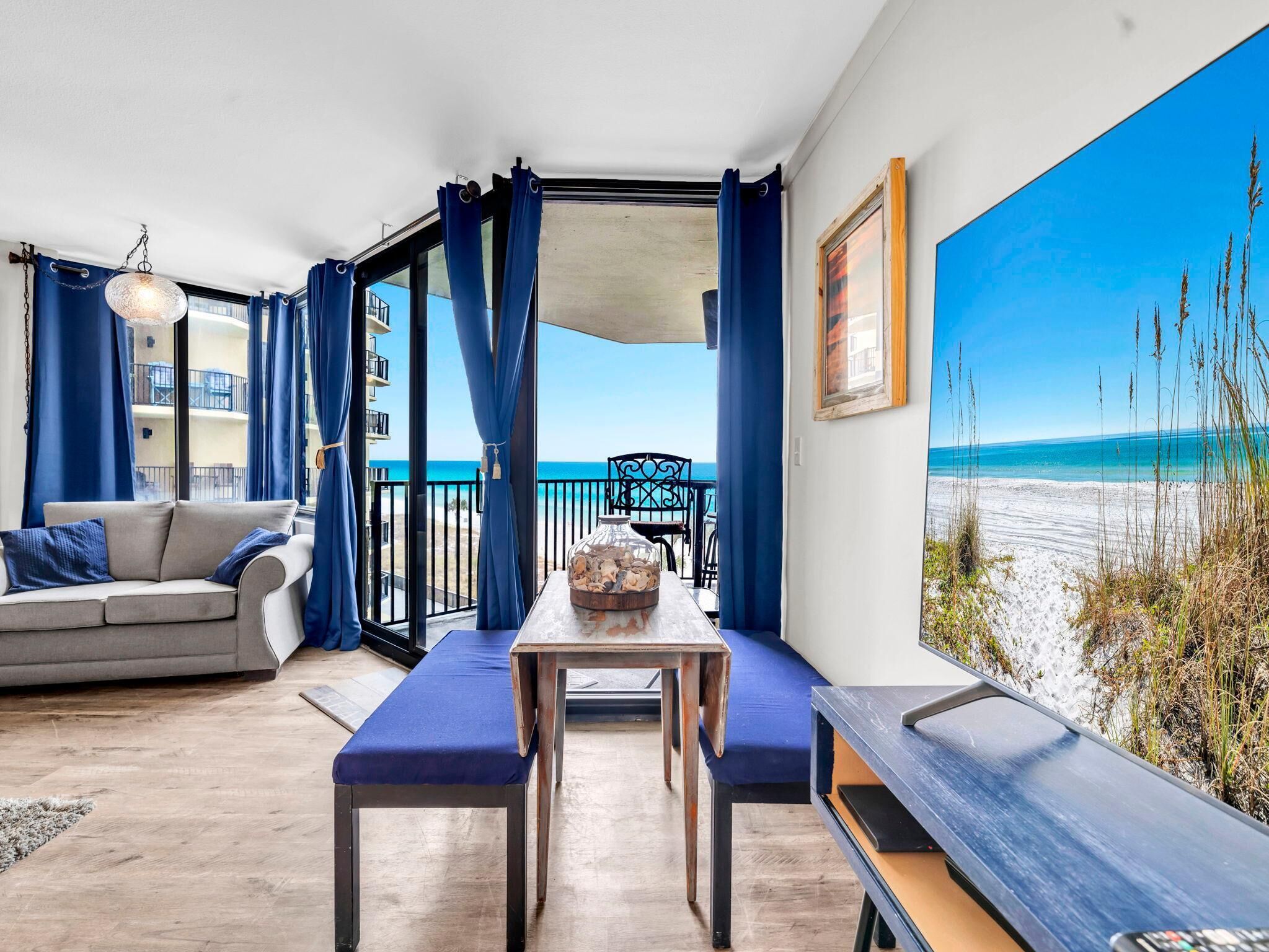 Condo, 1 King Bed with Sofa bed (Sunbird 402W) | Living area