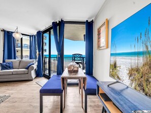 Appart'hôtel, 1 très grand lit et 1 canapé-lit (Sunbird 402W) | Coin séjour